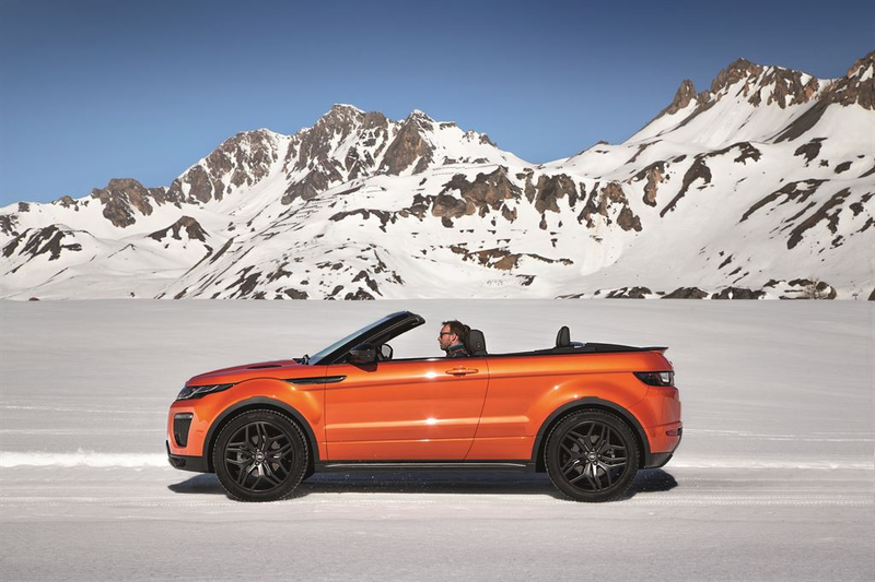 Illustration for article titled 2017 Range Rover Evoque Convertible: This Is It